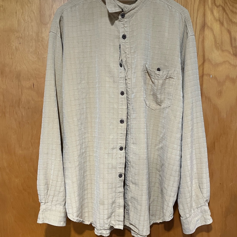 Tommy Bahama 100% Silk Button Down Long Sleeve Shirt